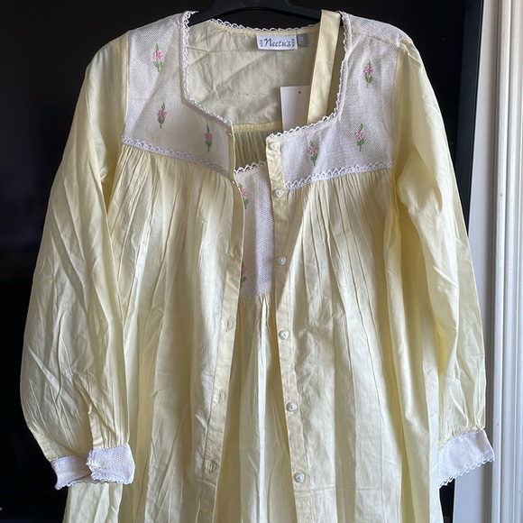 Neetu Designs Other - NWT Cotton Nightgown & Robe Set